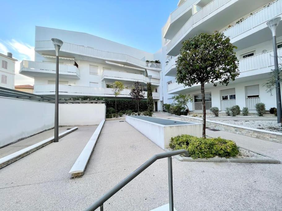 Centre De - 2 Pieces - Garage Cannes